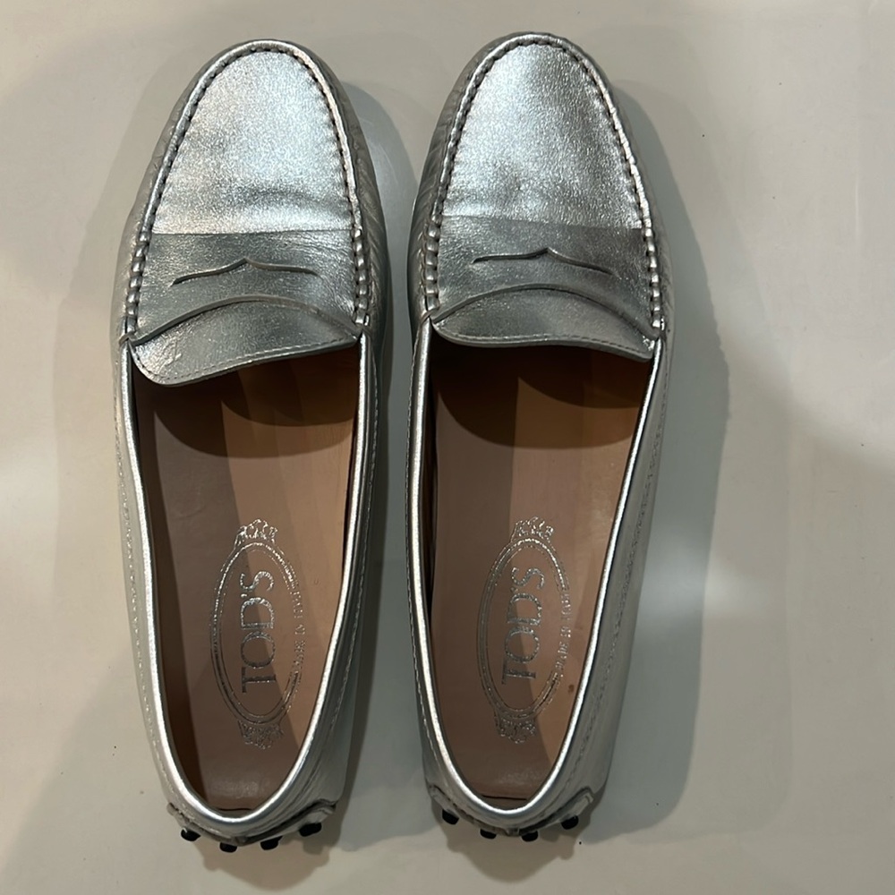 Beautiful Women’s Tod’s driver loafers 38 1/2. Like new, only worn a few times.